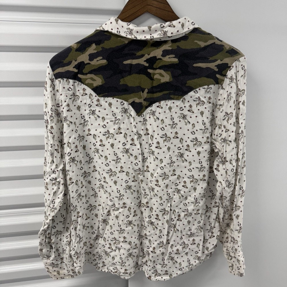 Ariat Western Snap Shirt Womens Large Cowboy Print Camo Yoke Rodeo - Picture 2 of 10